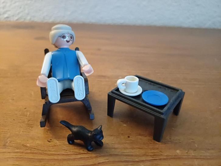 Playmobil Oma in schommelstoel, Kinderen en Baby's, Speelgoed | Playmobil, Zo goed als nieuw, Los playmobil, Ophalen of Verzenden
