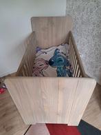 Massief houten ledikant, commode en plank, Ophalen, Gebruikt, Jongetje of Meisje