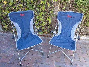 Twee Redwood campingstoelen beschikbaar voor biedingen
