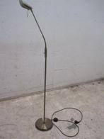 Vloerlamp Leeslamp / staal rvs kleur, Huis en Inrichting, Lampen | Vloerlampen, Gebruikt