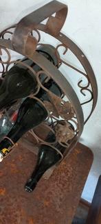 Brocante smeedijzeren gietijzeren wijnrek met flessen., ., Ophalen of Verzenden, Zo goed als nieuw, .
