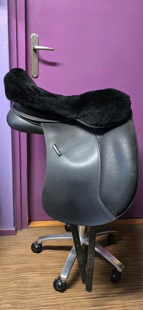 Wintec 500 dressuurzadel, Dieren en Toebehoren, Paarden en Pony's | Zadels, Zo goed als nieuw, Dressuur, Ophalen of Verzenden