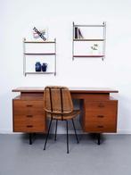 Vintage Teak bureau met 2 ladenblokken, Huis en Inrichting, Bureaus, Gebruikt, Ophalen, Bureau