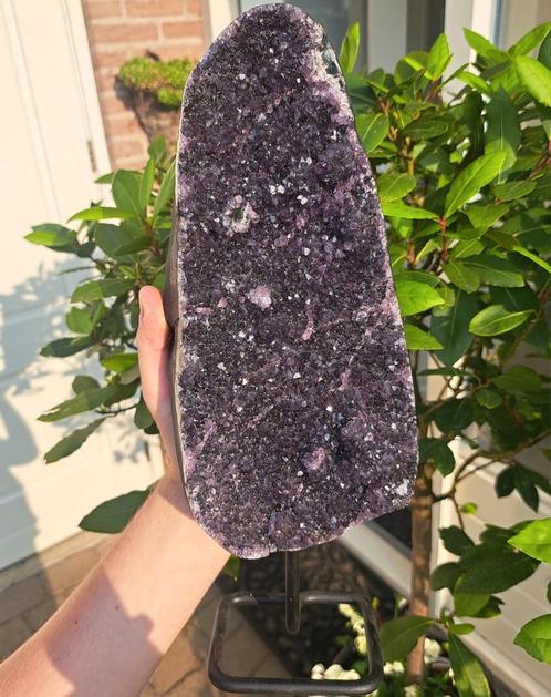 Galaxy Amethist uit Uruguay op standaard edelsteen mineralen, Verzamelen, Mineralen en Fossielen, Ophalen of Verzenden