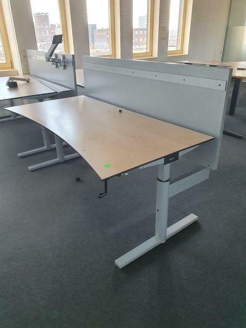 Gispen TM slinger bureau ( set van 2 of 4 bureaus + wand ), Huis en Inrichting, Bureaus, Zo goed als nieuw, Bureau, In hoogte verstelbaar