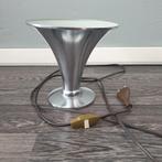 Metalen trompet uplighter 'Cup' tafellamp in zilveren kleur, Huis en Inrichting, Gebruikt, Ophalen of Verzenden, Metaal, Minder dan 50 cm