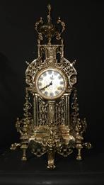 Prachtige messing schouwklok met twee kandelaars., Antiek en Kunst, Antiek | Klokken, Ophalen of Verzenden