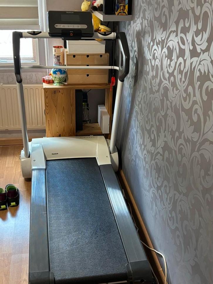 Hardloopband - in goede staat en weinig gebruikt, Sport en Fitness, Fitnessapparatuur, Zo goed als nieuw, Loopband, Benen, Metaal