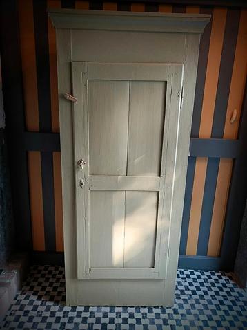 Antieke brocante ééndeurs kast, linnenkast, brood kast  beschikbaar voor biedingen