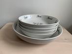 Quality Kitchen serveerschaal en 4 diepe borden set, Antiek en Kunst, Ophalen