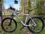NIEUWSTAAT! MOUNTAINBIKE STEVENS TOP AFMONTAGE FRAMEMAAT L, Fietsen en Brommers, Fietsen | Mountainbikes en ATB, 49 tot 53 cm