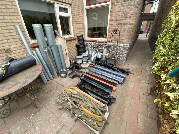 Partij dakgoot- en rookgas- onderdelen, buizen,doorvoeren, Doe-het-zelf en Verbouw, Buizen en Afvoer, Zo goed als nieuw, Overige typen
