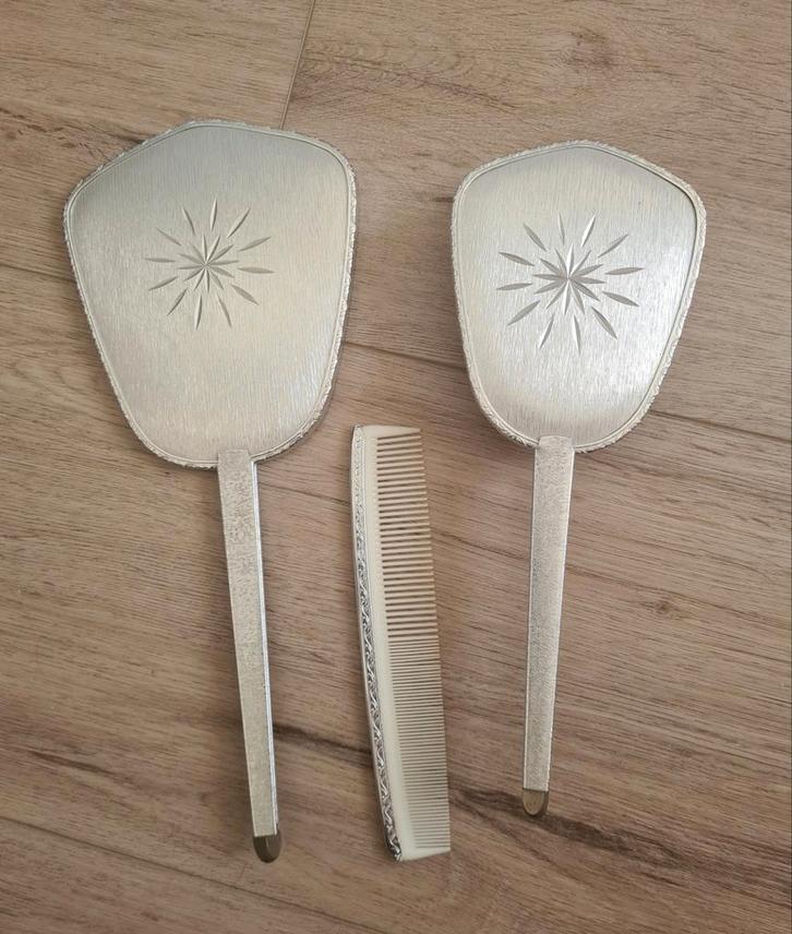Zilverkleurige vintage Kaptafel Set - 3 Delig, Sieraden, Tassen en Uiterlijk, Uiterlijk | Haarverzorging, Zo goed als nieuw, Kam of Borstel