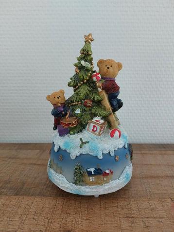 Muziekdoos Kerstboom met Beertjes beschikbaar voor biedingen