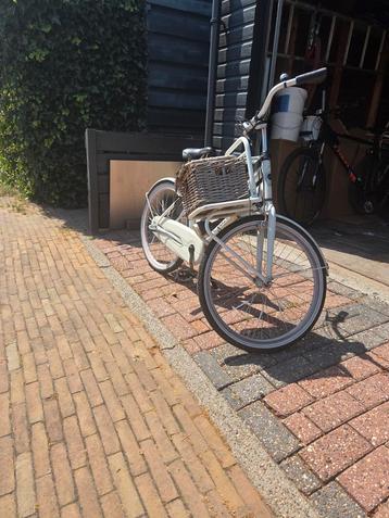 Leuke gazelle meiden fiets  beschikbaar voor biedingen