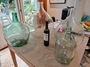  Grote Glazen Wijnballonflessen / Demijohns beschikbaar voor biedingen