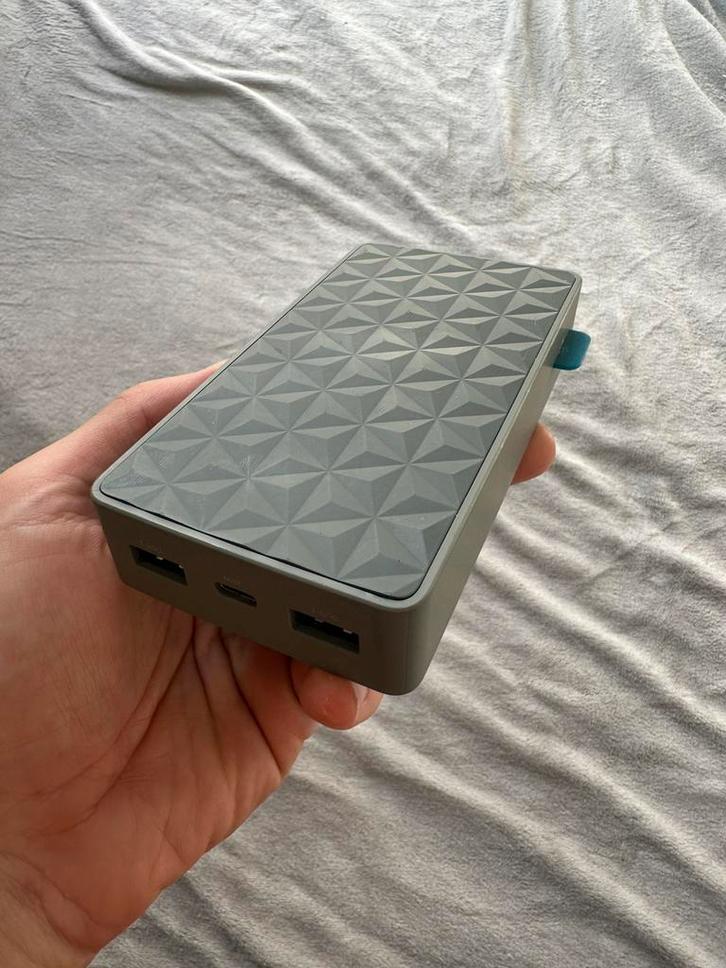 Xtorm Fuel Series Powerbank 20.000mAh – 20W USB-C & USB, Telecommunicatie, Powerbanks, Zo goed als nieuw, Ophalen of Verzenden