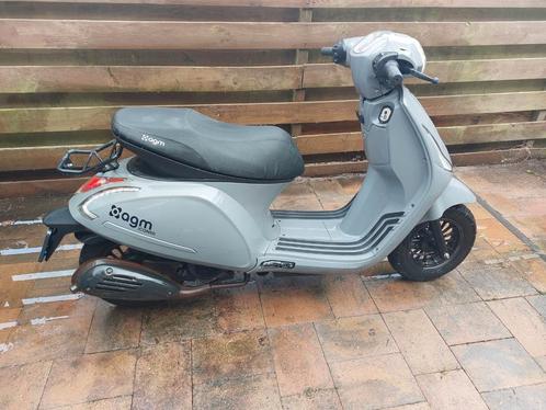 Agm icon 50, Fietsen en Brommers, Snorfietsen en Snorscooters, Zo goed als nieuw, Overige merken, Ophalen of Verzenden