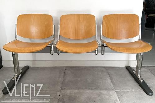 Vintage wachtbank, bank Giancarlo Piretti voor Castelli, Huis en Inrichting, Stoelen, Gebruikt, Drie, Hout, Metaal, Ophalen