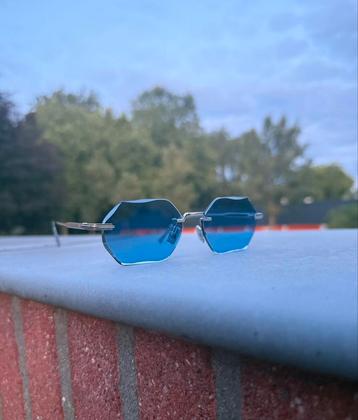Dior glasbril met diamond cut beschikbaar voor biedingen