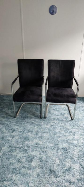 Twee sledestoelen - zwart/metaal beschikbaar voor biedingen