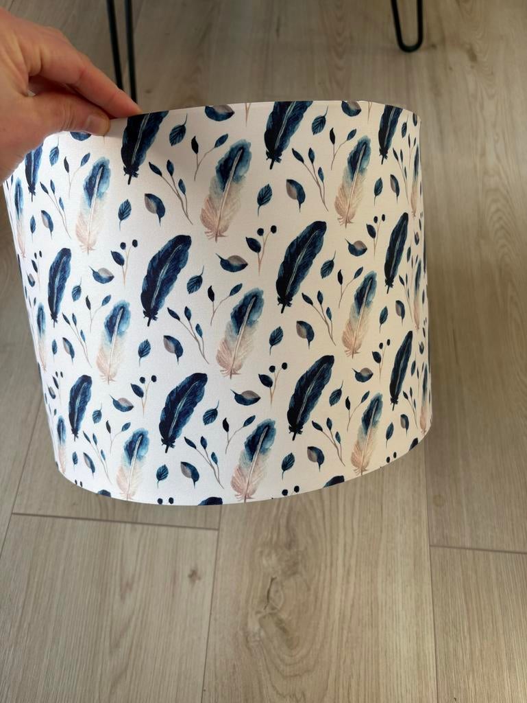 Nieuwe lampenkap met schattige veertjes, 25 tot 50 cm, Wit, Rond, Nieuw