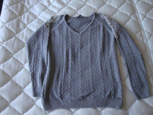 Maat 40. Grijze SOPHIA PERLA trui met kabels en kant., Kleding | Dames, Truien en Vesten, Zo goed als nieuw, Maat 38/40 (M), Grijs