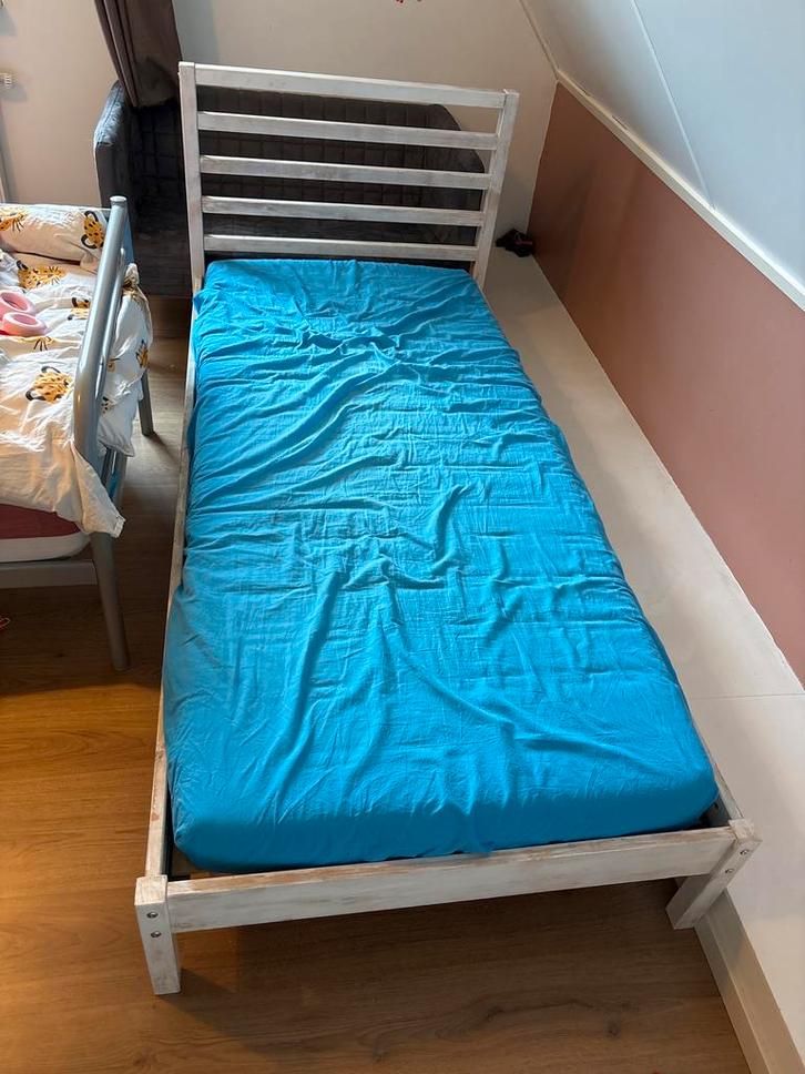 IKEA Tarva Bedframe - White Wash, Huis en Inrichting, Slaapkamer | Bedden, Gebruikt, Eenpersoons, 90 cm, 200 cm, Hout, Wit, Ophalen of Verzenden