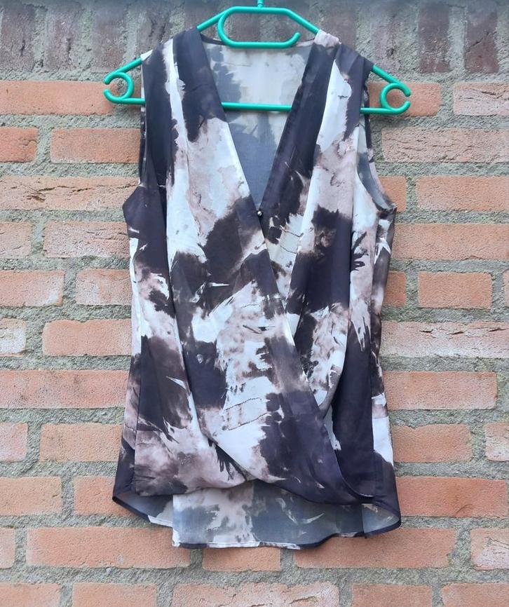 Zwart - taupe - witte drapé feest top Maat S / 36, Kleding | Dames, Tops, Zo goed als nieuw, Maat 36 (S), Zwart, Zonder mouw, Ophalen of Verzenden