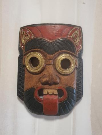 Houten Maskers - Set van 3 beschikbaar voor biedingen