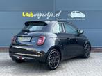 Fiat 500 La Prima 42 kWh *panorama *p-camera *carplay *17”, Gebruikt, 118 pk, 4 stoelen, Zwart