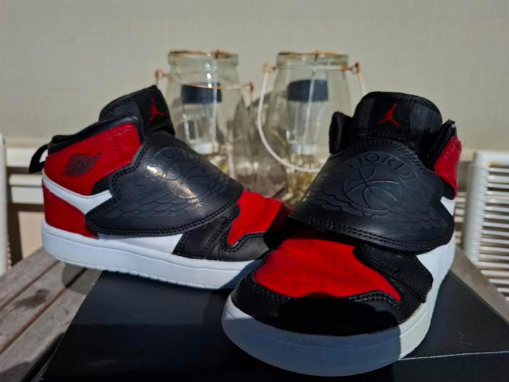 Nike sky jordan's jordan maat 31 met doos, Kleding | Dames, Schoenen, Gedragen, Sneakers of Gympen, Ophalen of Verzenden