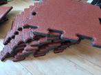 24 Rubberen tegels -50 x 50 cm - Rood - Puzzelsysteem, Zo goed als nieuw, Ophalen, Rubber, Terrastegels