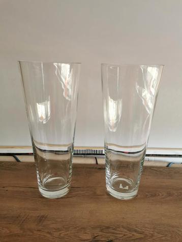 2 Grote Glazen Vazen, 43 x 11 x 18 cm  beschikbaar voor biedingen