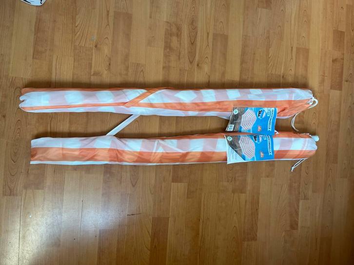Nieuwe Parasol 1.8m Oranje/Wit, Tuin en Terras, Parasols, Nieuw, Strandparasol, 1 tot 2 meter, Ophalen