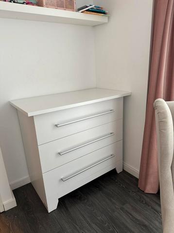 Commode van merk Interbaby beschikbaar voor biedingen