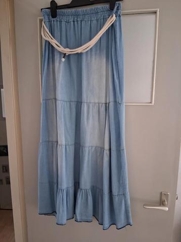 Nieuwe stroken rok maat s/m lengte 94 cm. beschikbaar voor biedingen