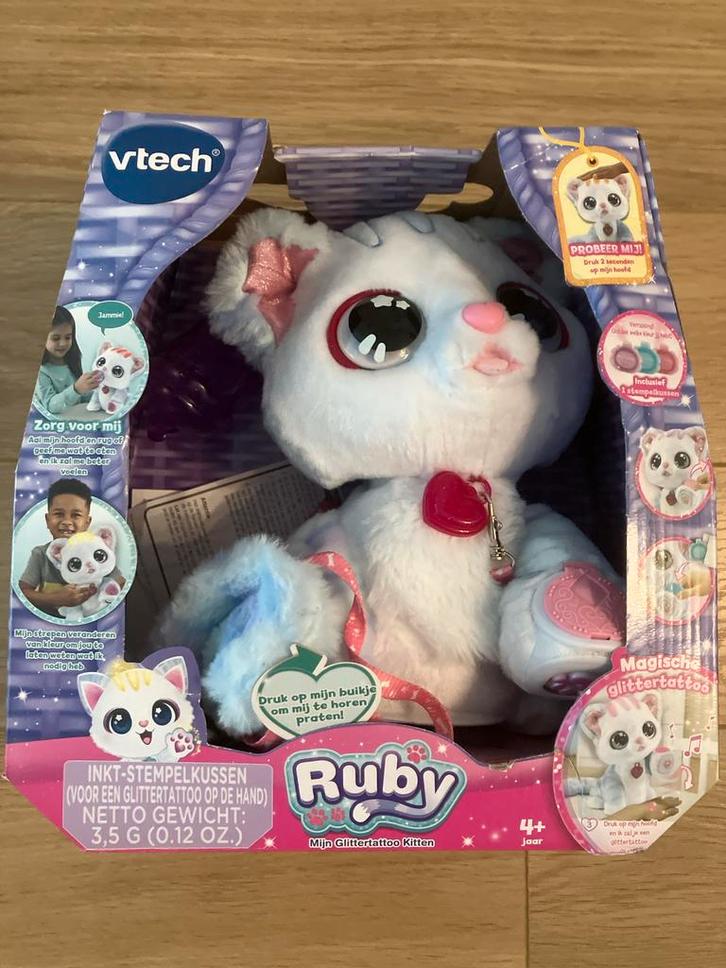 VTech Ruby Glittertattoo Kitten in doos!, Kinderen en Baby's, Speelgoed | Knuffels en Pluche, Zo goed als nieuw, Poes, Ophalen