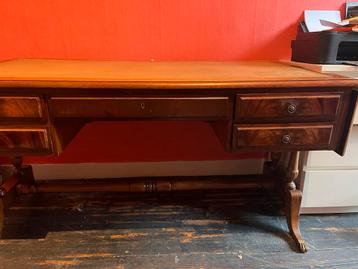 Klassiek mahonie empire bureau beschikbaar voor biedingen