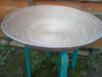 Zilvergrijze schaal Senegal 52x52 cm beschikbaar voor biedingen