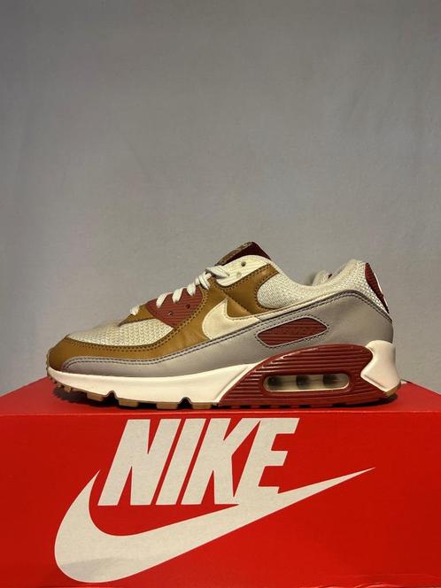 ALS NIEUW! Maat 42 - Nike Air Max 90 Rugged Orange Wheat, Kleding | Heren, Schoenen, Zo goed als nieuw, Sneakers of Gympen, Overige kleuren