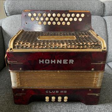Oude Accordeon - Hohner Club IIIB beschikbaar voor biedingen