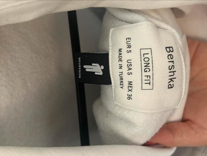 Billie Eilish joggingspak Bershka, Kleding | Dames, Huispakken, Zo goed als nieuw, Maat 38/40 (M), Wit, Ophalen of Verzenden
