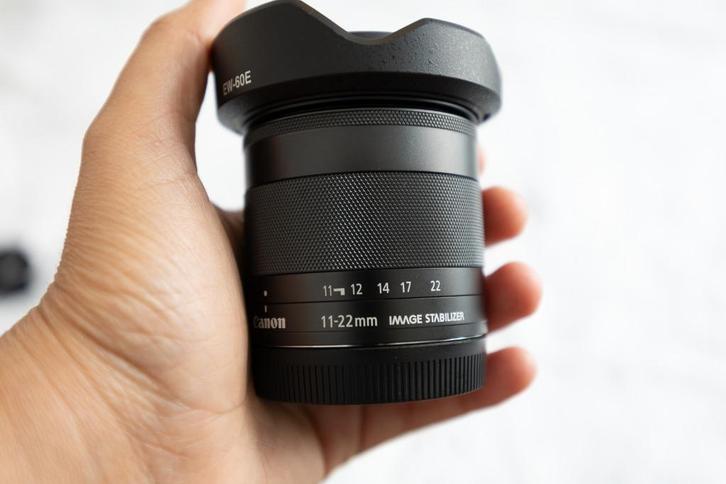 Canon EF-M 11–22mm groothoek zoomlens + UV + zonnekap, Audio, Tv en Foto, Fotografie | Lenzen en Objectieven, Zo goed als nieuw