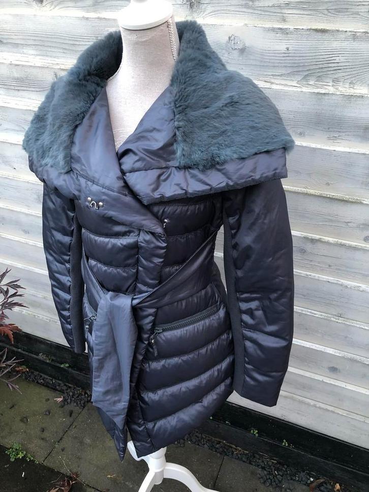 *Pinko* Prachtige donzen Jas met bontkraag mt 44, Kleding | Dames, Jassen | Winter, Zo goed als nieuw, Maat 42/44 (L), Paars, Verzenden