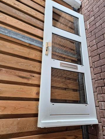 Voordeur  87,5 × 211 beschikbaar voor biedingen