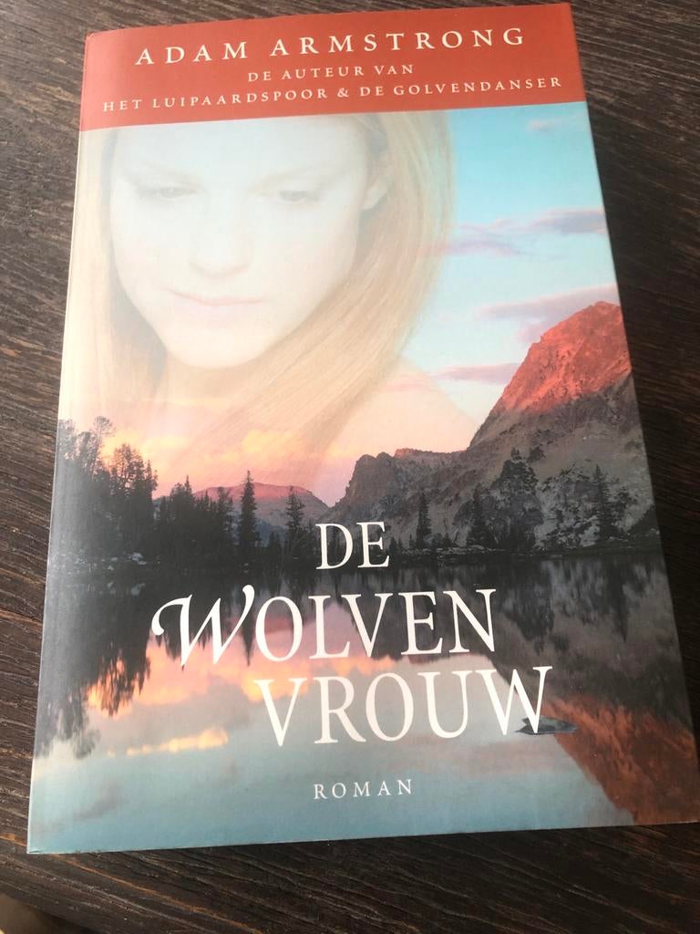 De Wolvenvrouw - Adam Armstrong, Boeken, Ophalen of Verzenden, Zo goed als nieuw, Nederland