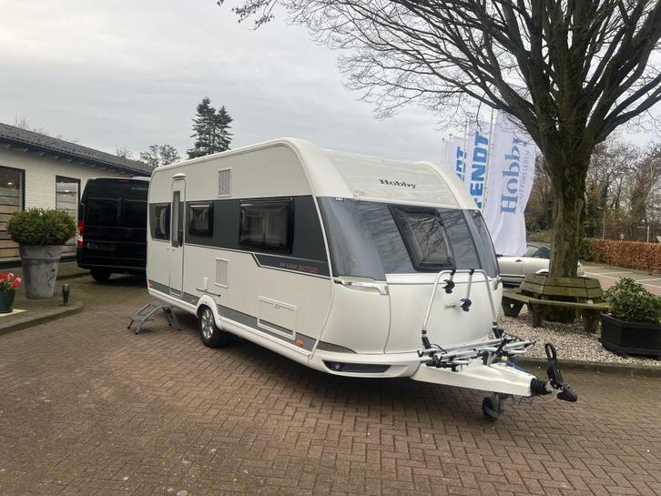 Hobby De Luxe Edition 495 UL Mover,Voortent!, Caravans en Kamperen, Caravans, Bedrijf, tot en met 4, Rondzit, Hobby, 2 aparte bedden