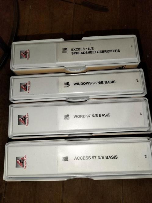 4 x compu'train: Excel 97; Windows 95; Acces 97; Word 97, Boeken, Informatica en Computer, Zo goed als nieuw, Ophalen of Verzenden