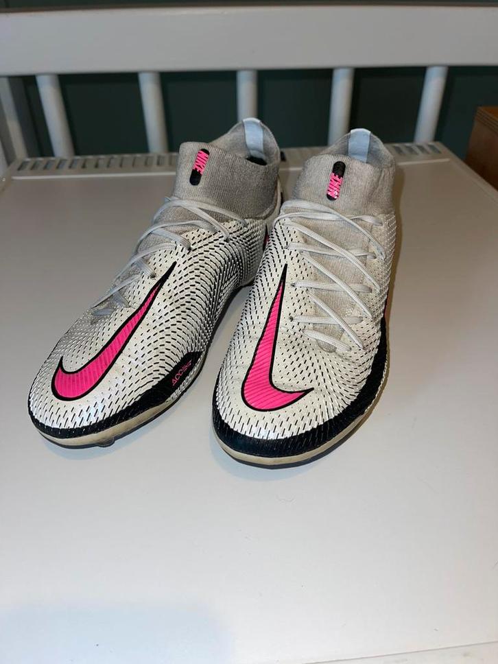 Nike Phantom GT voetbalschoenen maat 40, Sport en Fitness, Voetbal, Zo goed als nieuw, Schoenen, Ophalen